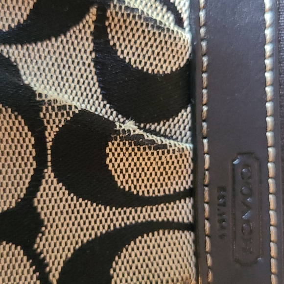 COACH Wristlet - Picture 4 of 7